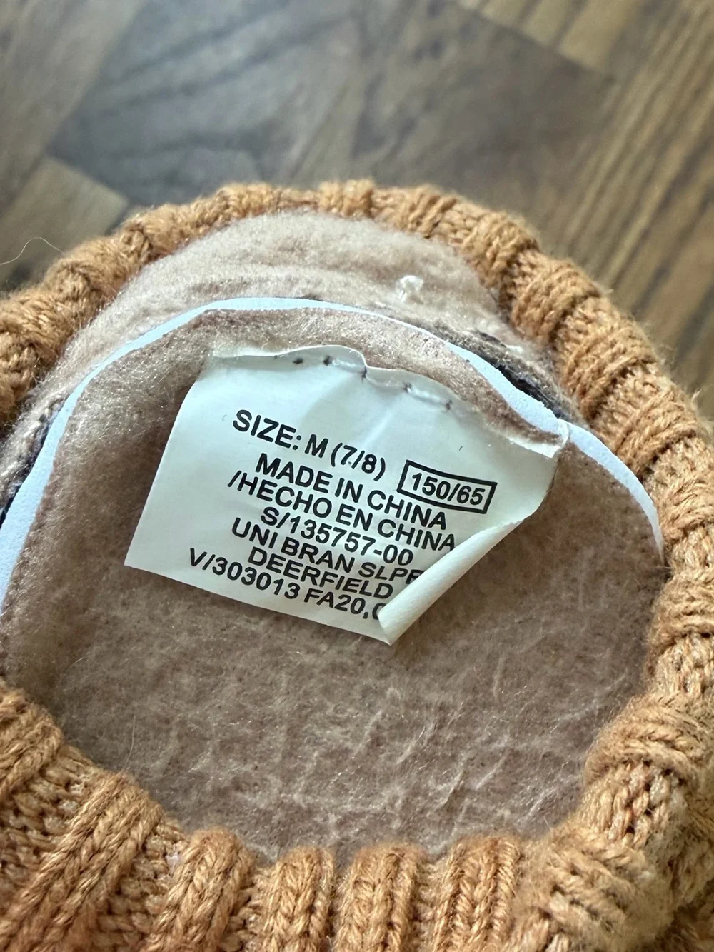 Baby Gap Bear Face Cozy Slipper Socks in Beige, toddler size 7-8